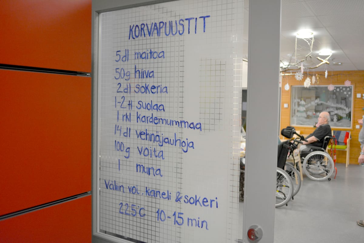 Korvapuustit tehostetussa palveluasumisessa