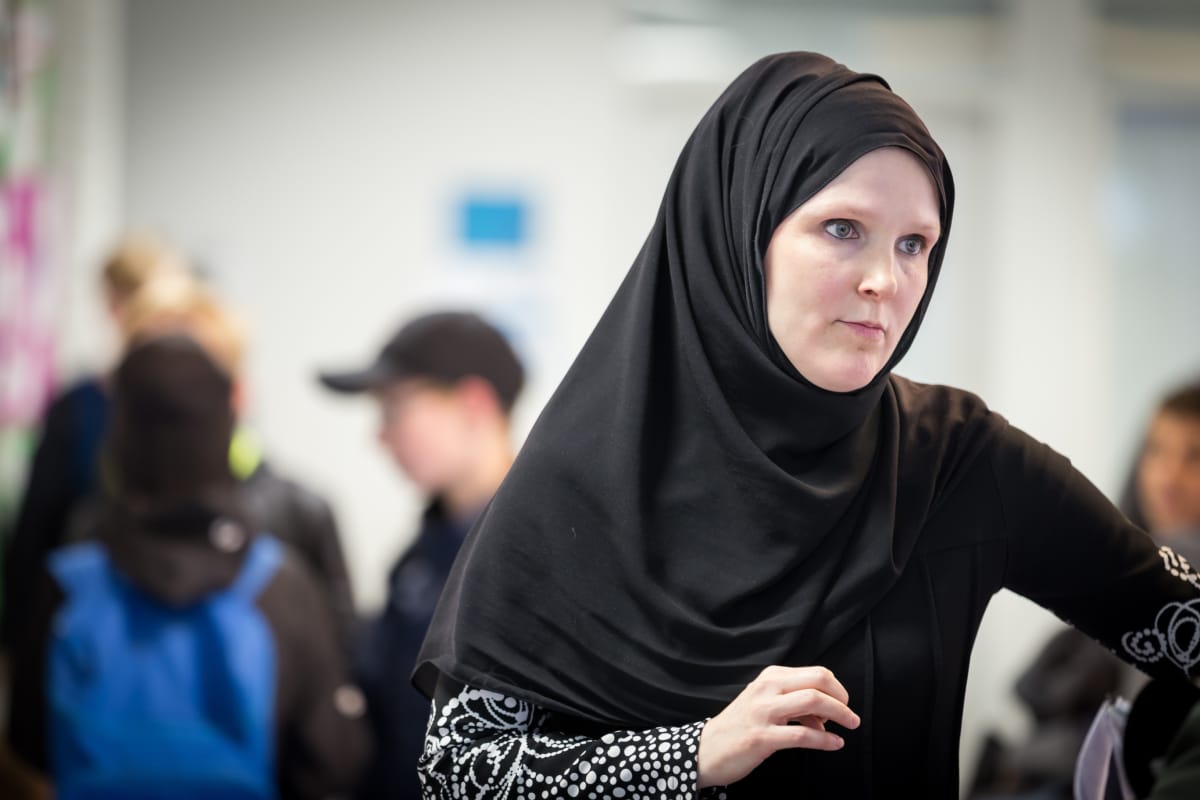 Suaad Onniselkä, islaminopettaja, Vesalan peruskoulu.