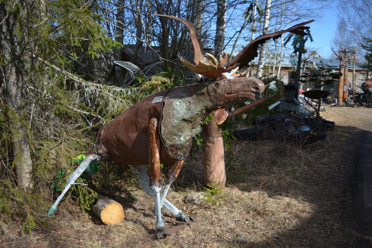 Alpo Koivumäen tekemä hirvi.