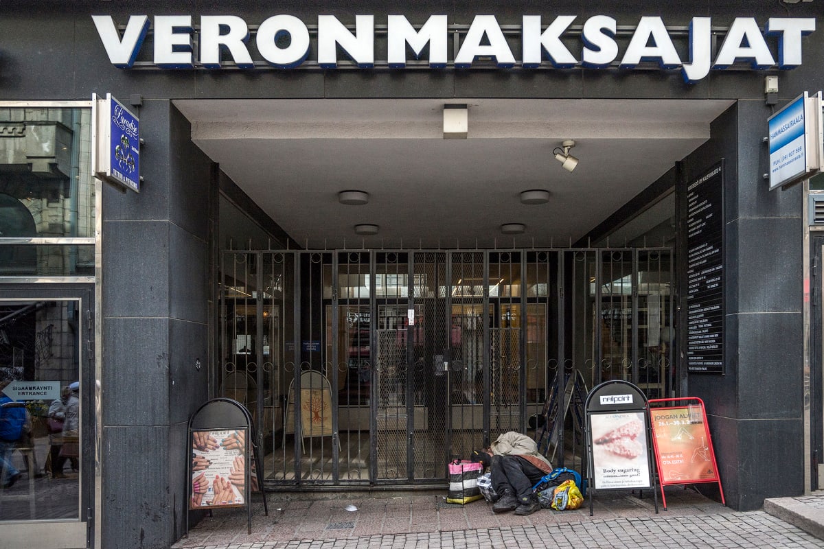Näkymä Veronmaksajain Keskusliitto ry:n edustalta Helsingissä vappupäivänä 2015.
