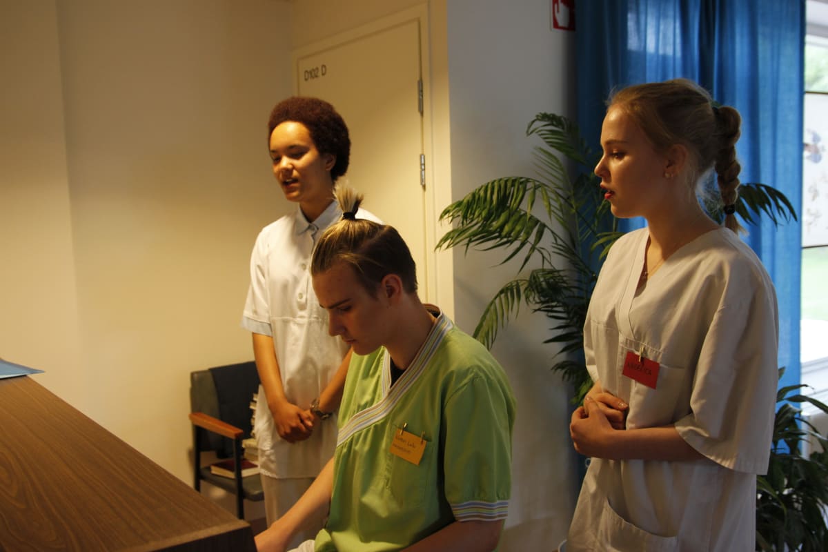 Jenny Mulenga, Valtteri Laiho ja Angelica Ylikulppi