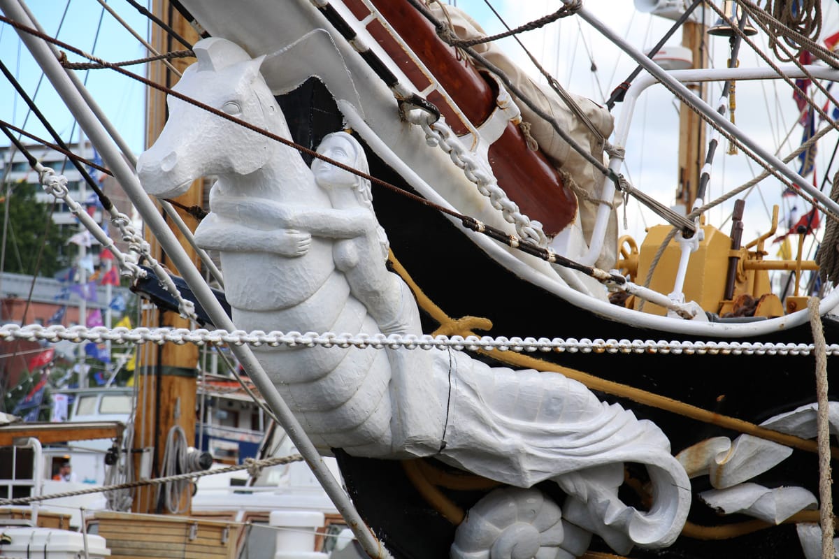 Hollantilaisalus Morgensterin keulakuva Tall Ships Racessa.