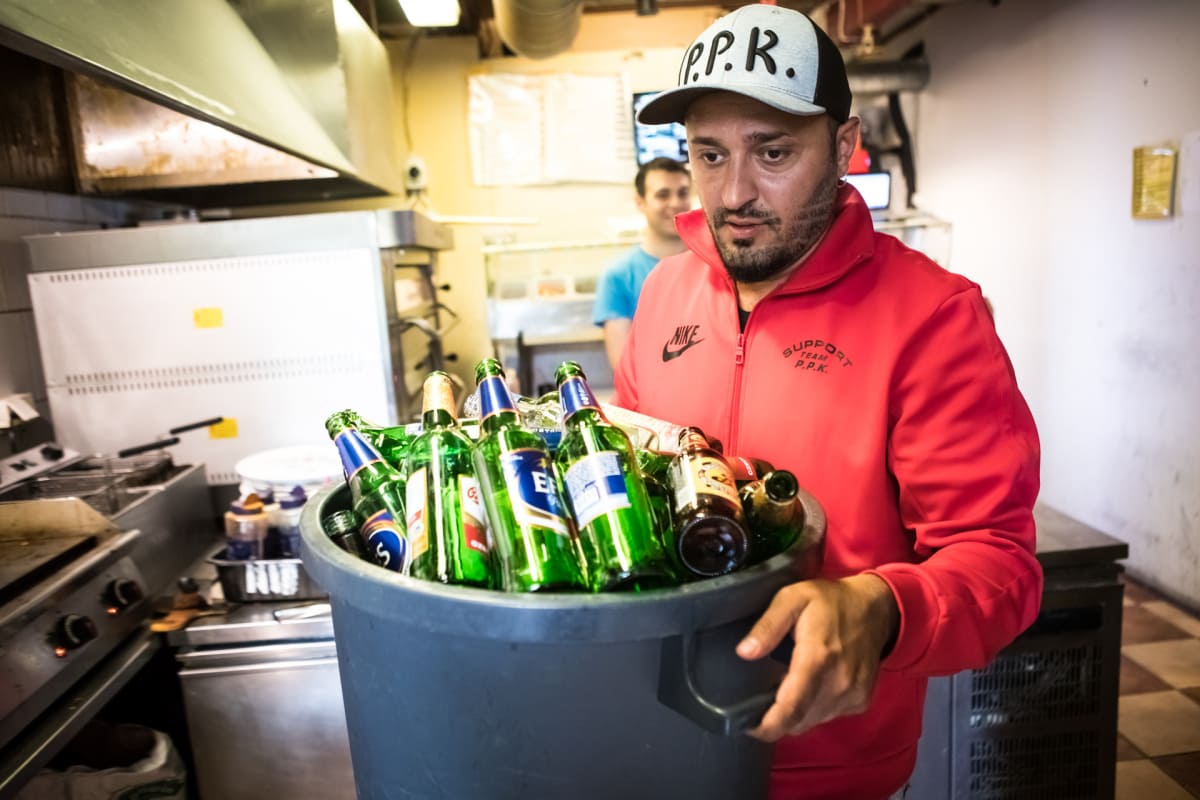 Ibrahim Çölgeçenin työpäivät pizzeriayrittäjänä venyvät helposti kellon ympäri.