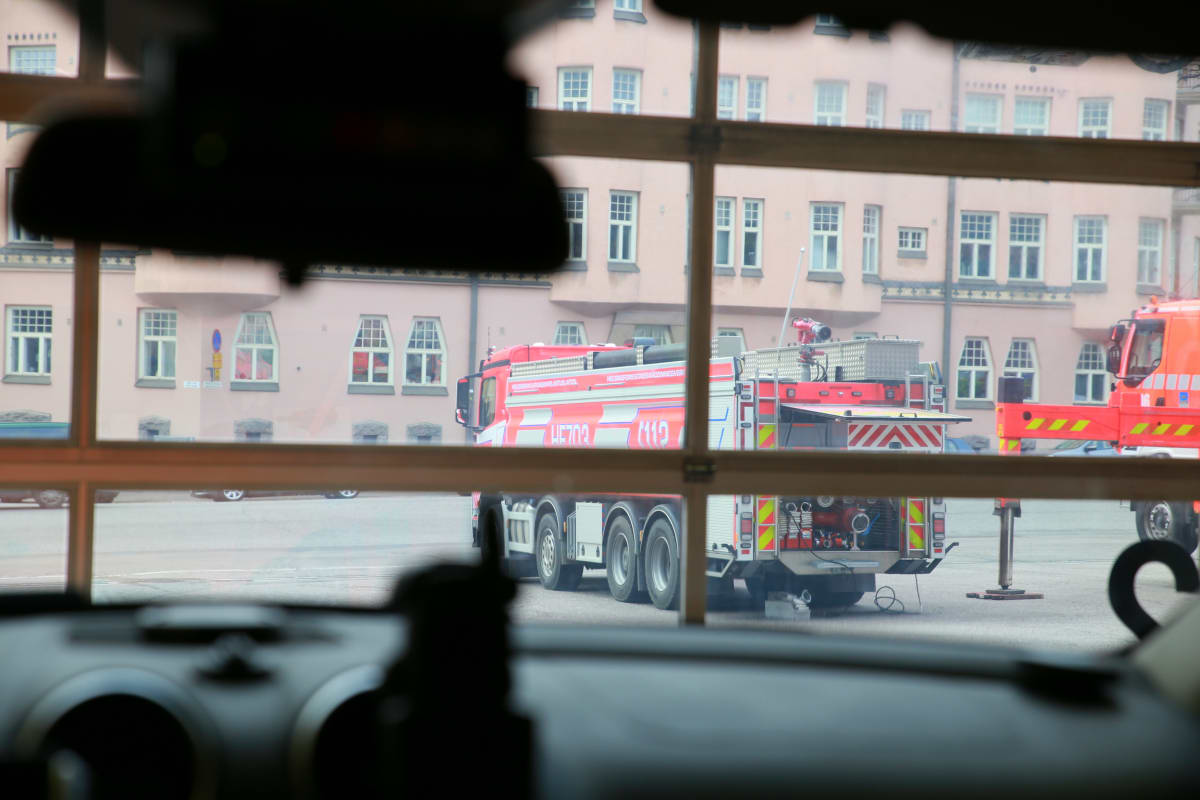 paloauto helsingin keskuspelastusasema kallio tulipalo