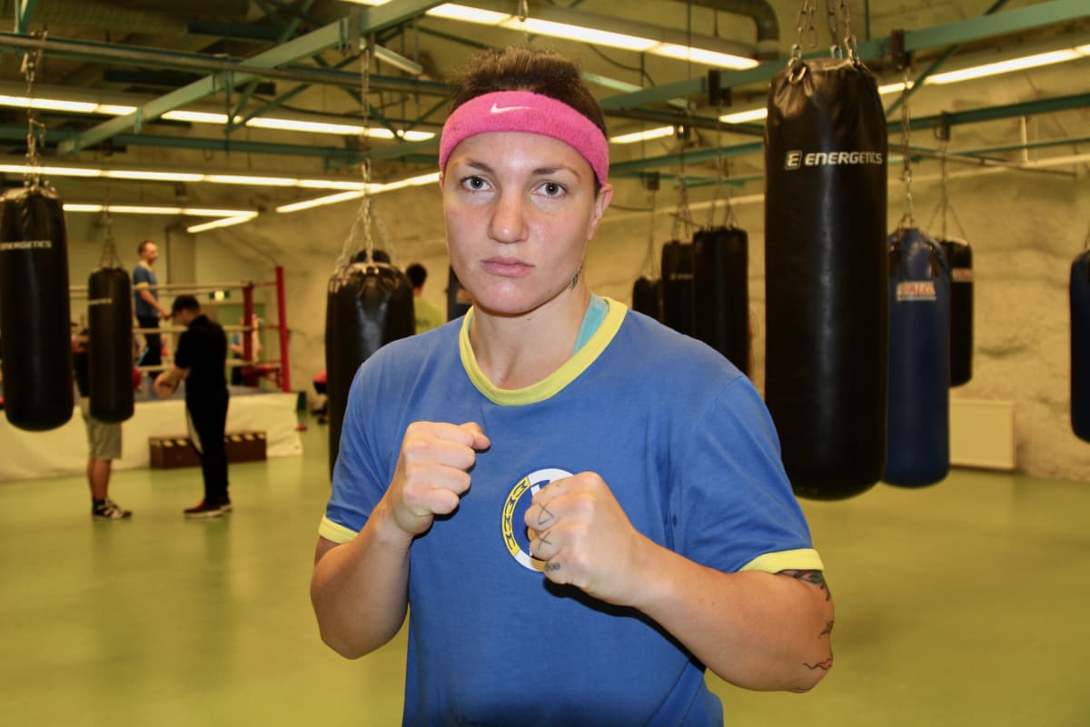 Elina Gustafsson lähikuvassa