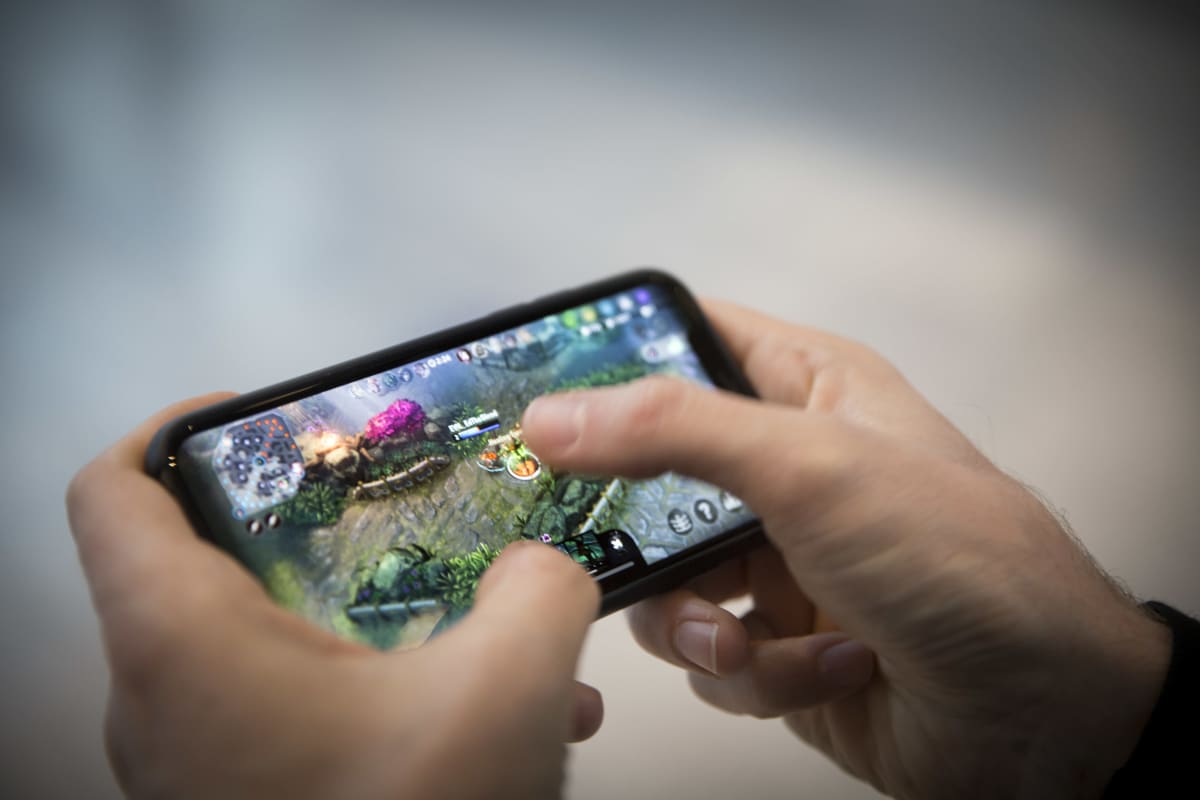 Kristian Segerstråle pelaa kännykällä, Vainglory