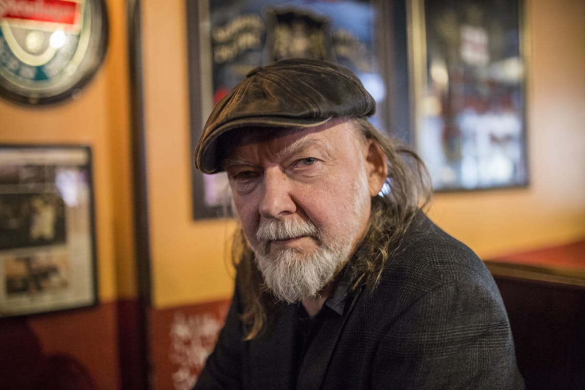 Tuomari Nurmio, muusikko ravintola Populuksesssa