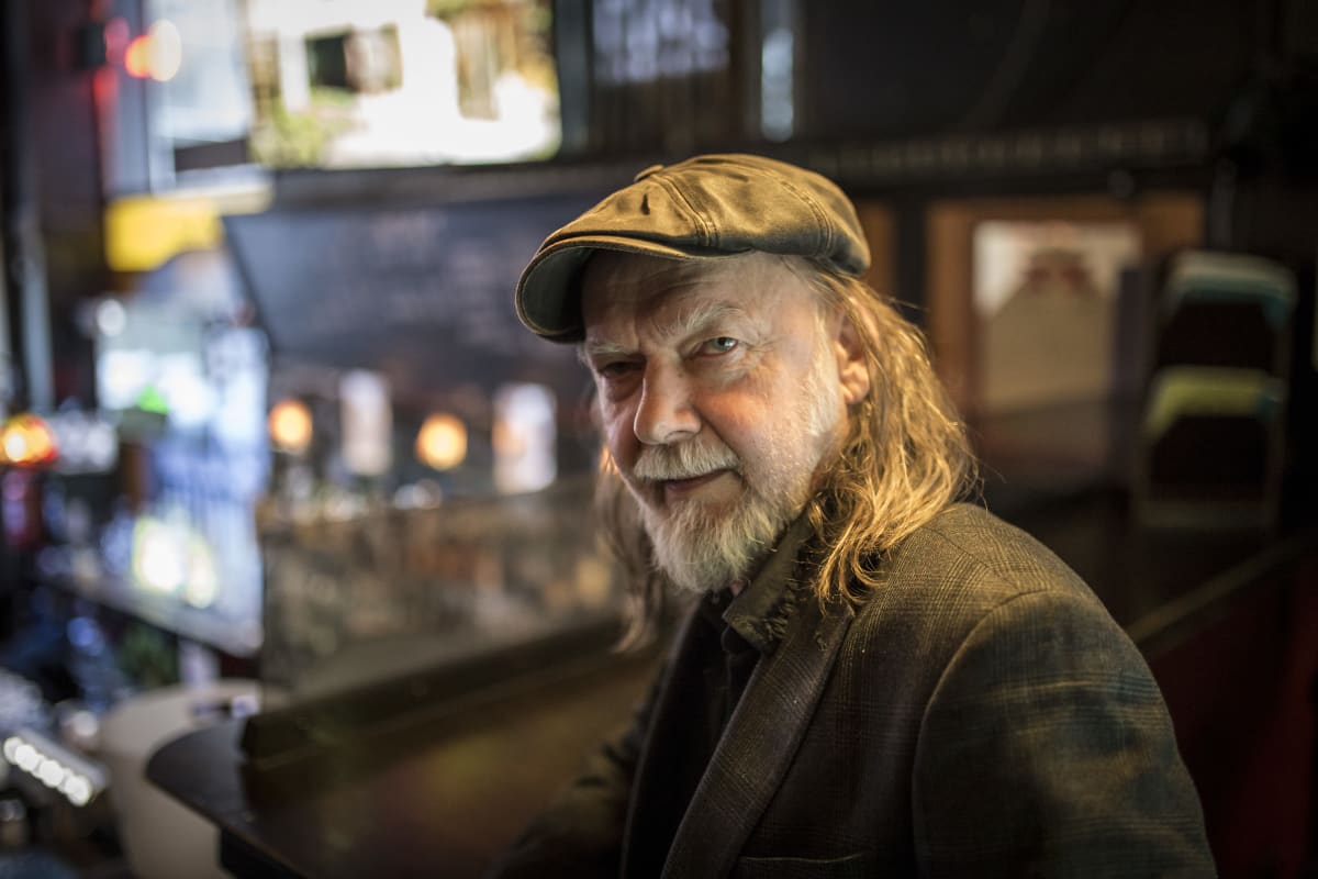 Tuomari Nurmio, muusikko ravintola Populuksesssa
