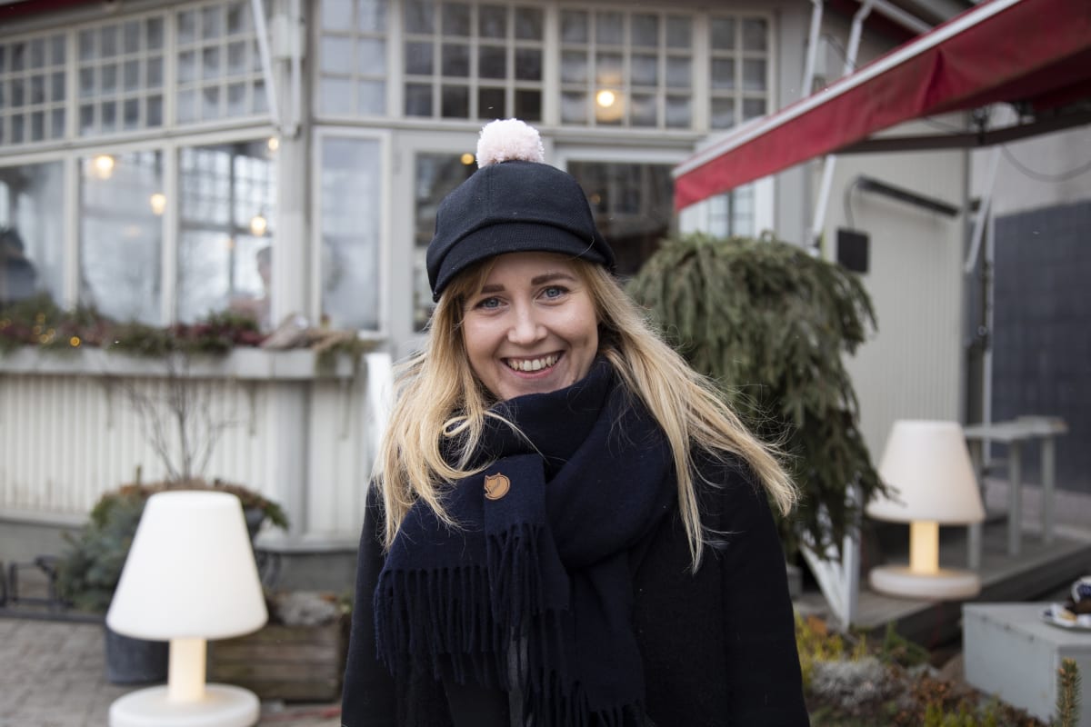 Susanna Paavolainen, kaupanalan esimies