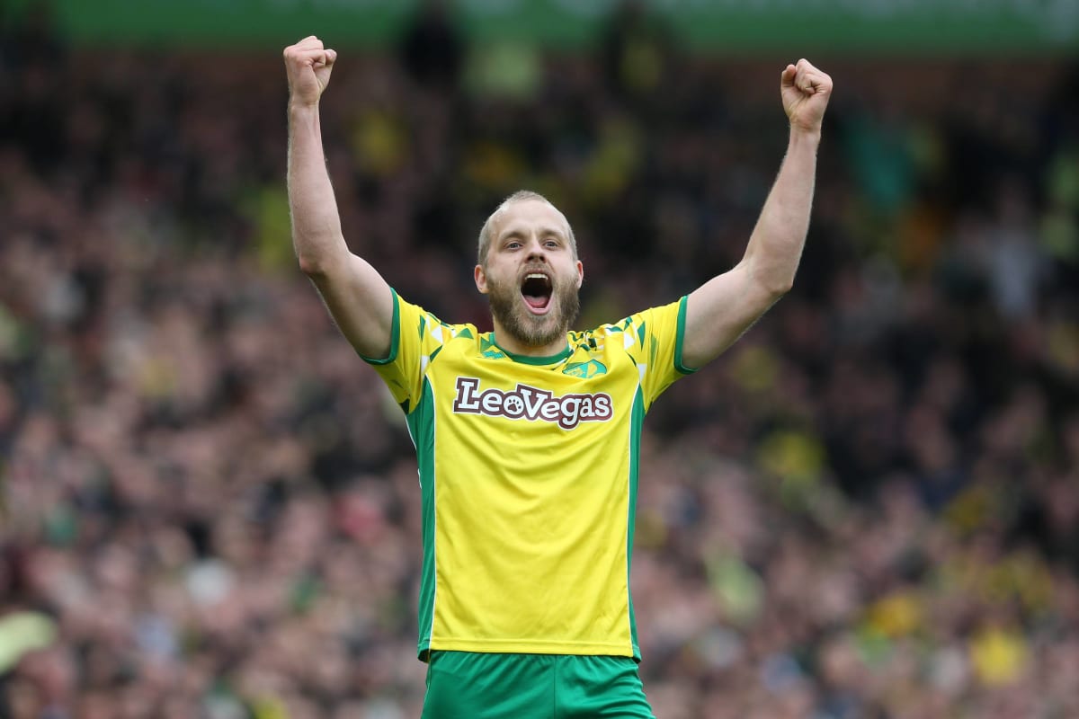Teemu Pukki firar ett mål mot QPR.