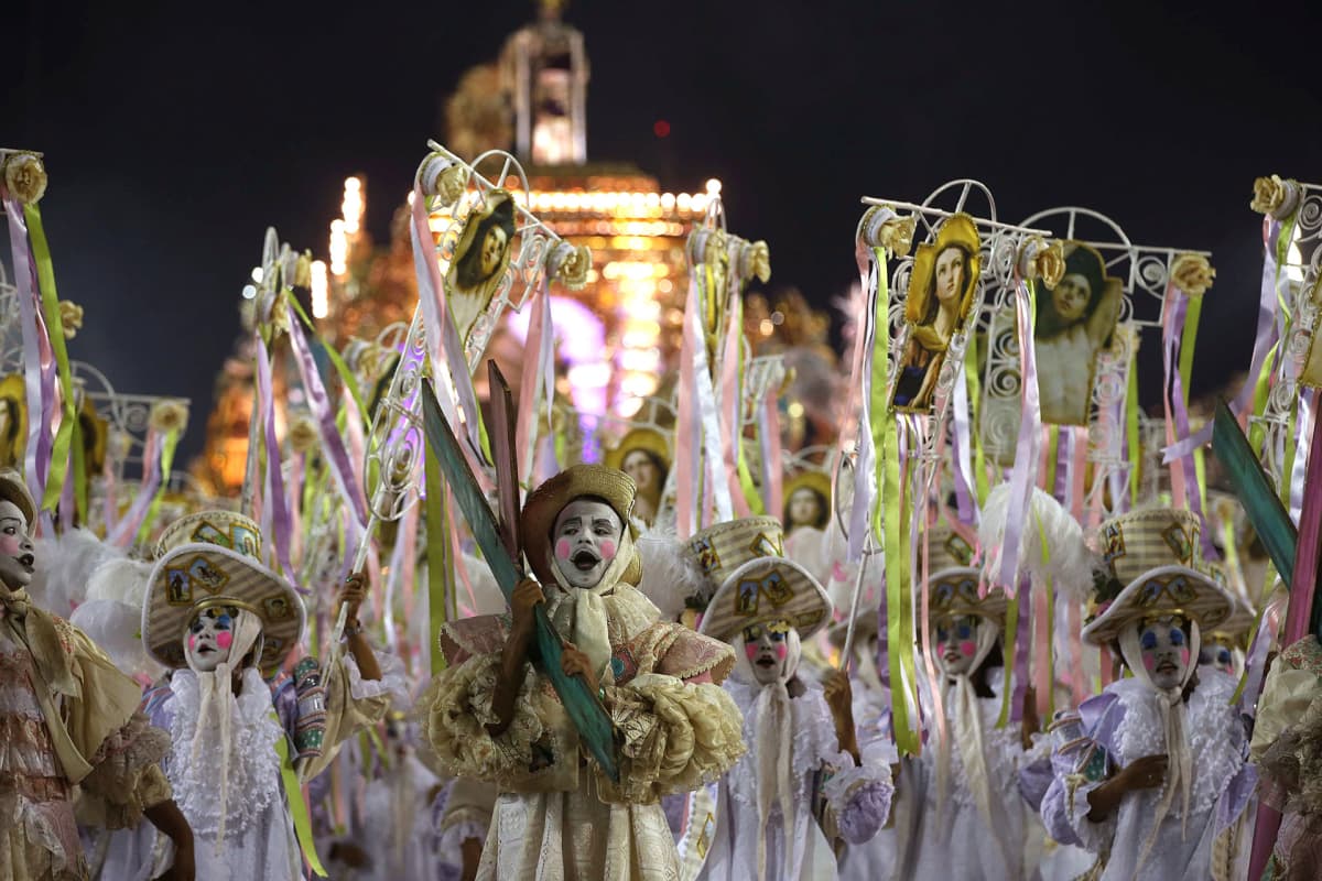 Group Especial Mangueira Samba School