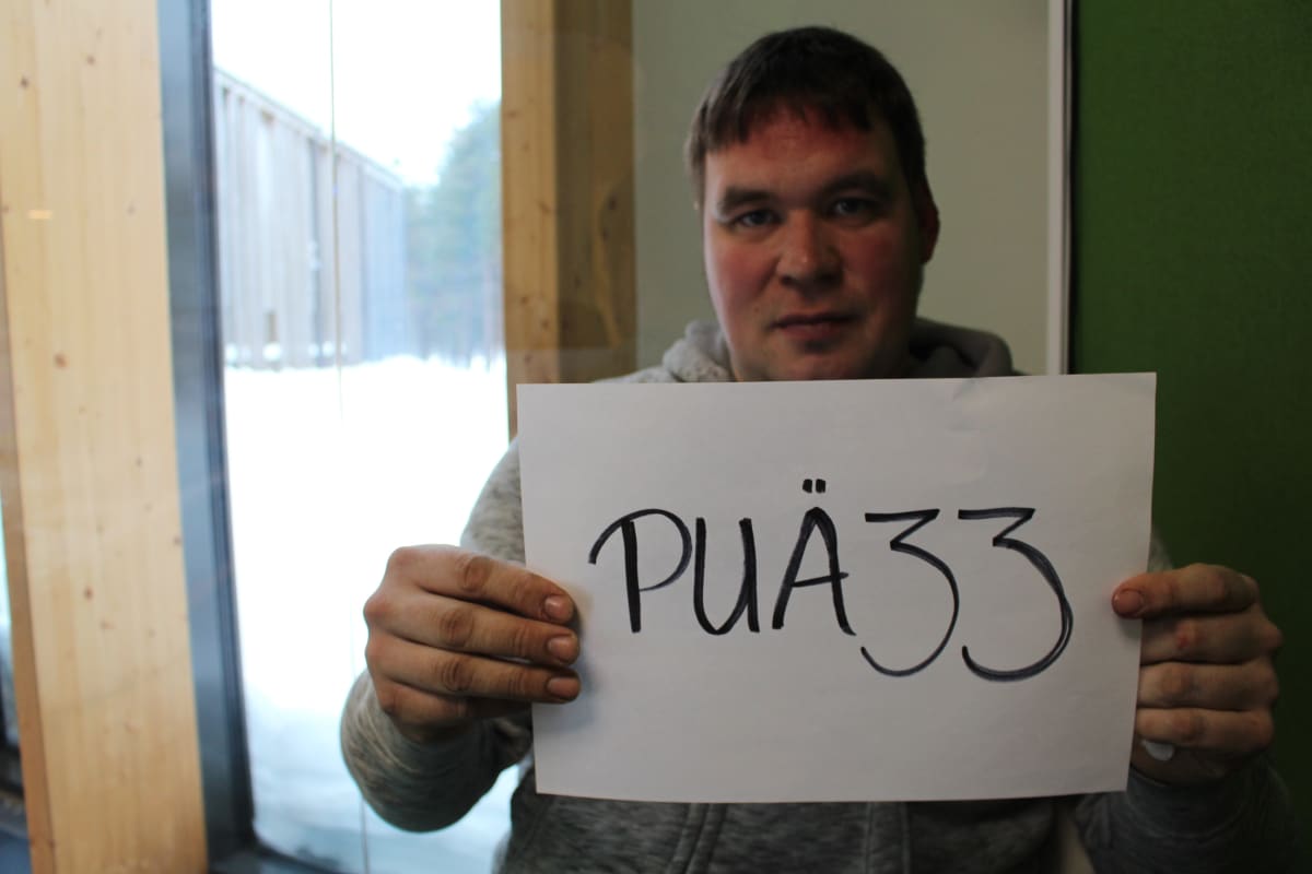 Poromies Tuomas Semenoff käyttää nykyisin harvoin äidinkieltään koltansaamea.