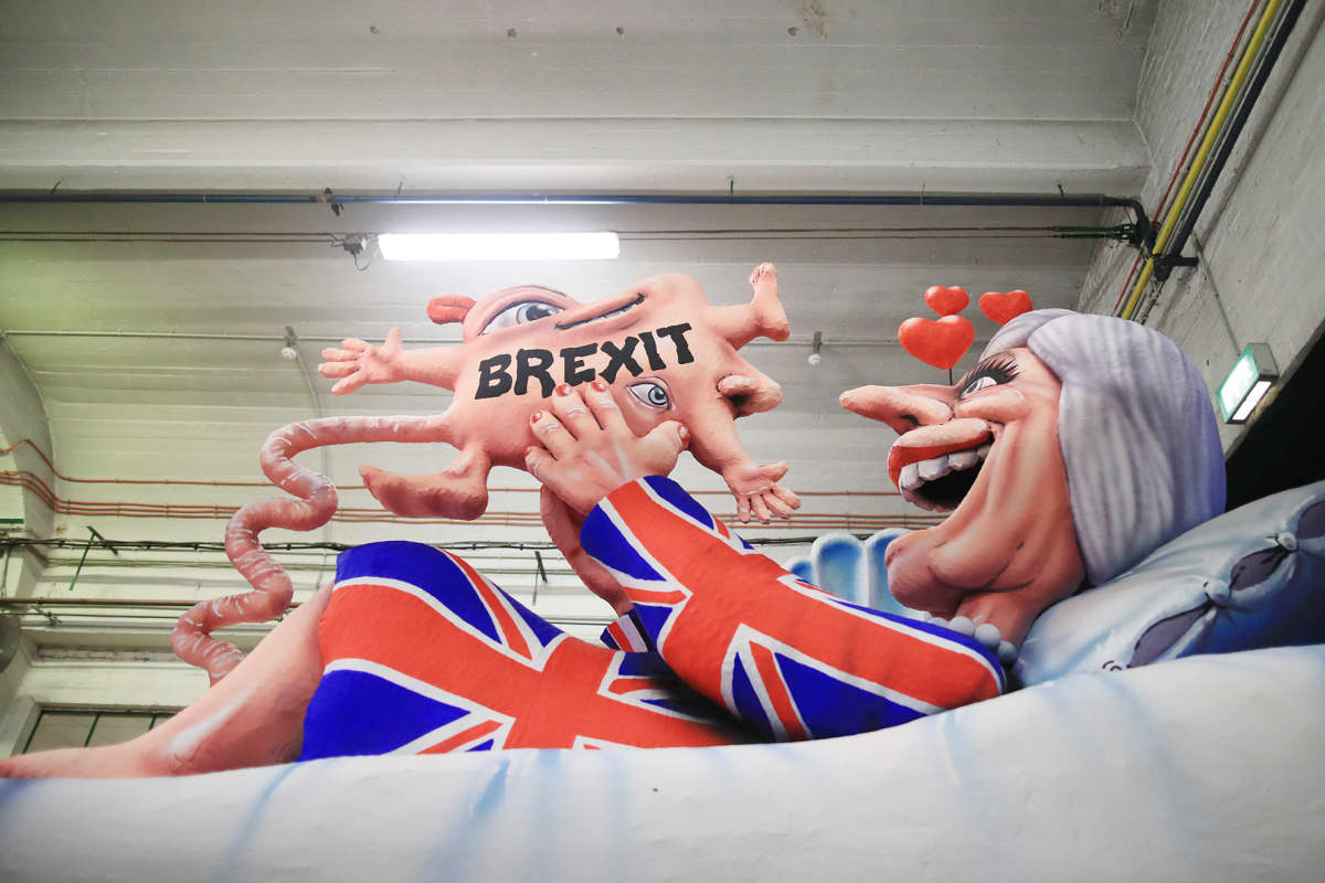 Theresa Mayta esittävä karnevaalinukke Saksan Düsseldorfissa.