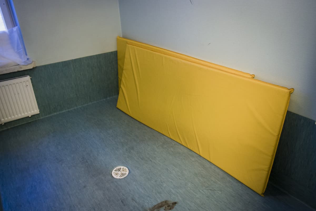 Kenttätien palvelukeskuksen turvahuone.