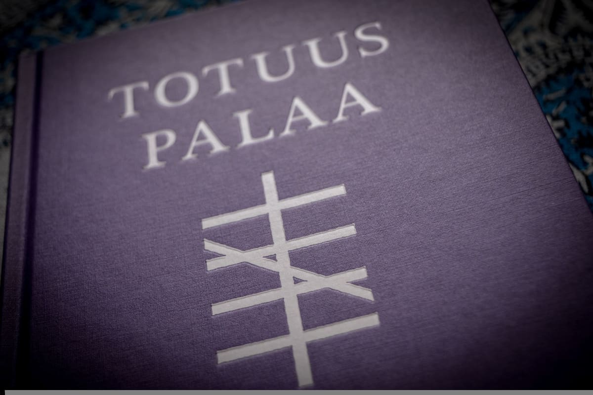 Totuus palaa – Jouni Mömmön maailma