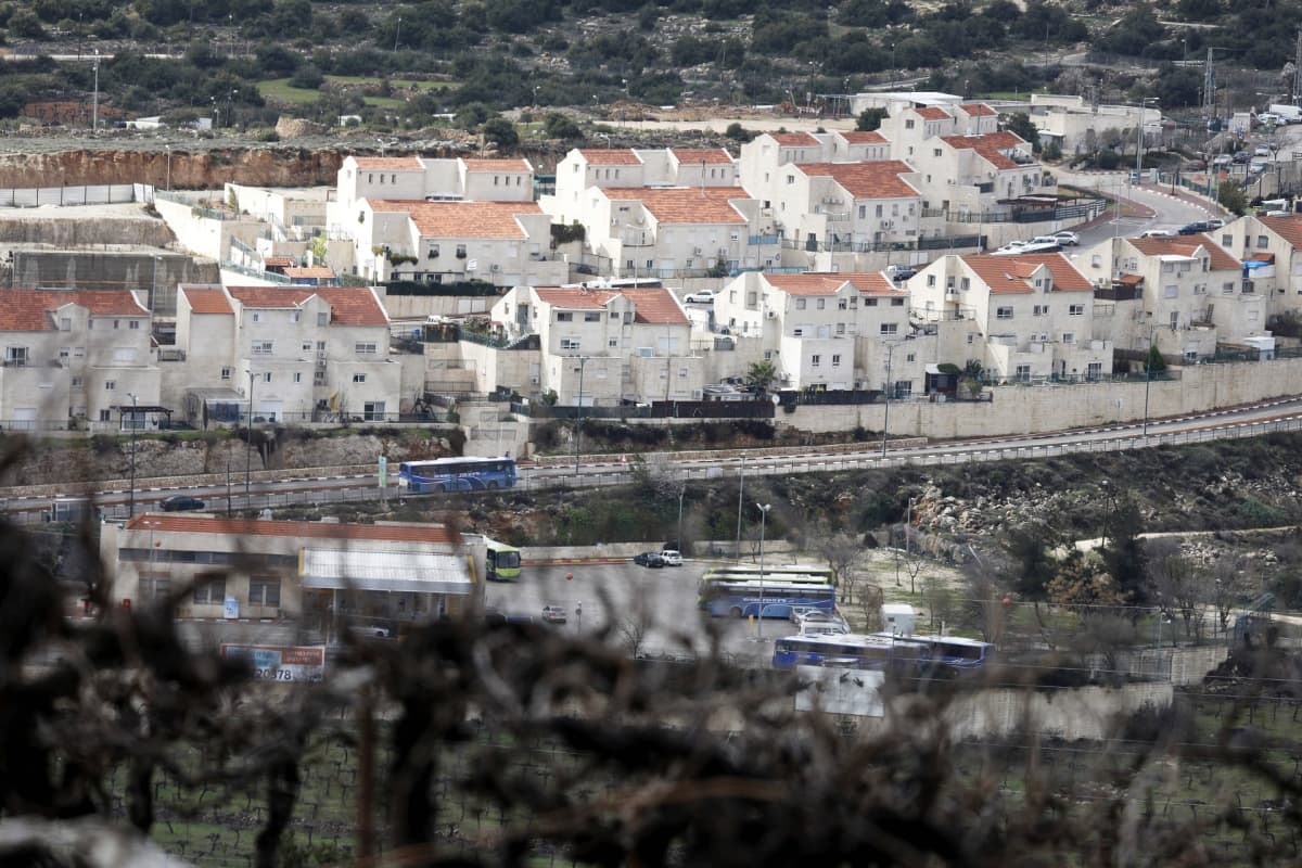 Kiryat Arban israelilaissiirtokunta Hebronissa Länsirannalla.