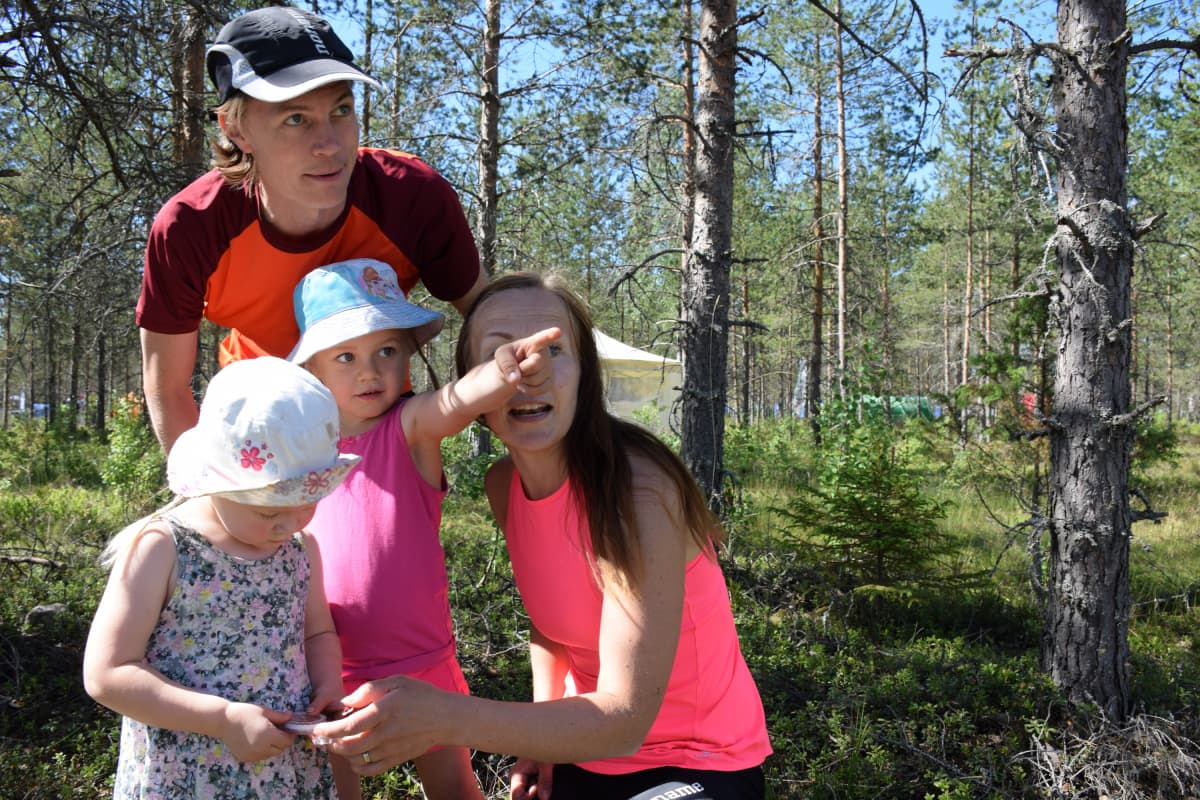 Anna Ojapalo, Joona Ojapalo ja lapset Olivia ja Odessia
