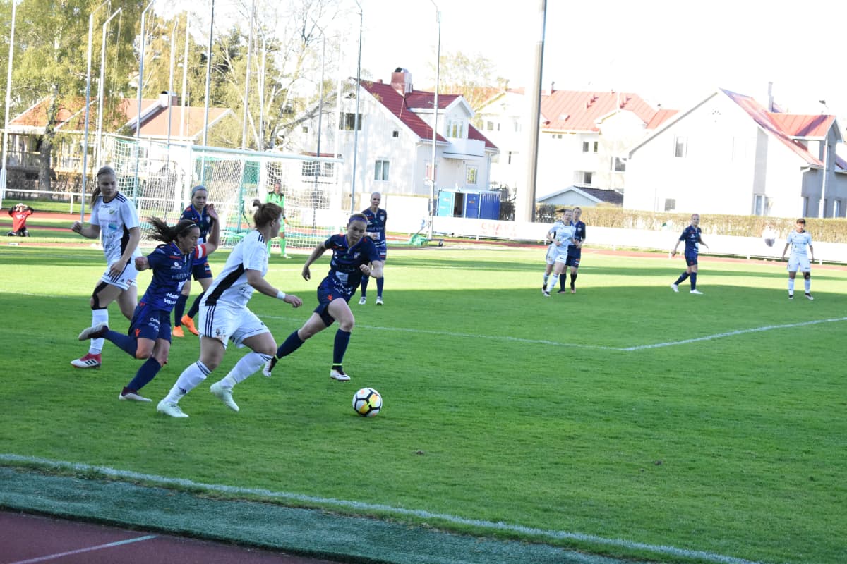 Gentjana Rochi, JyPK