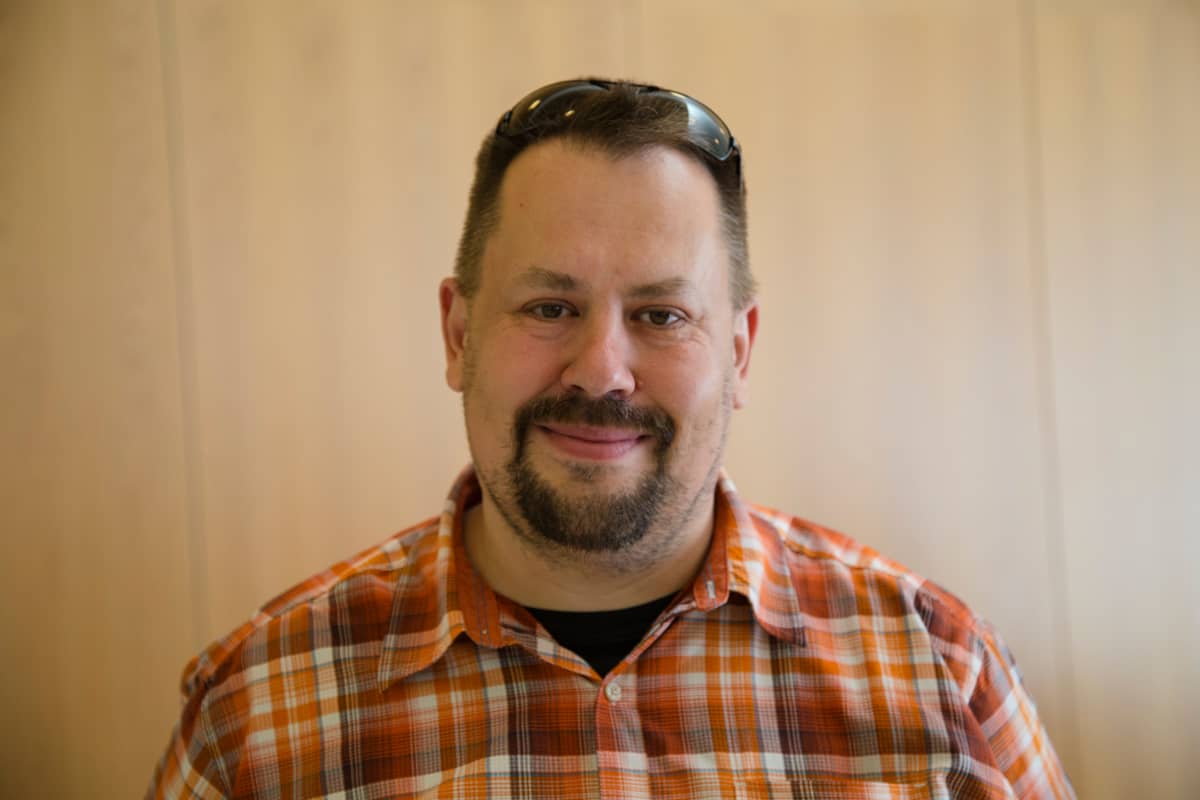 Jukka Nevalainen luovuttaa vertaan kolmesta neljään kertaan vuodessa.