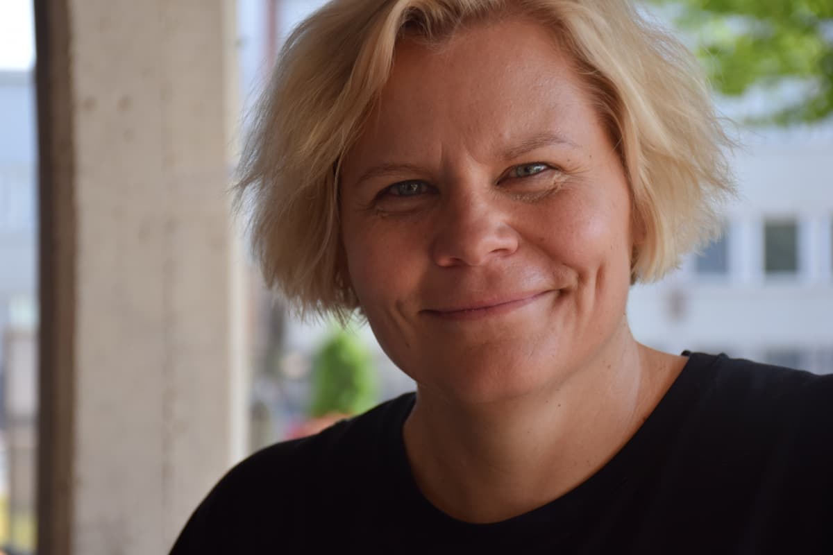 kirjailija Paula Noronen