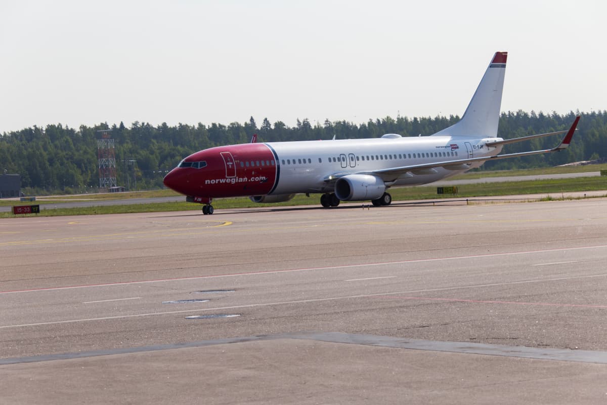 Norwegianin lento saapumassa Helsinki-Vantaalle.