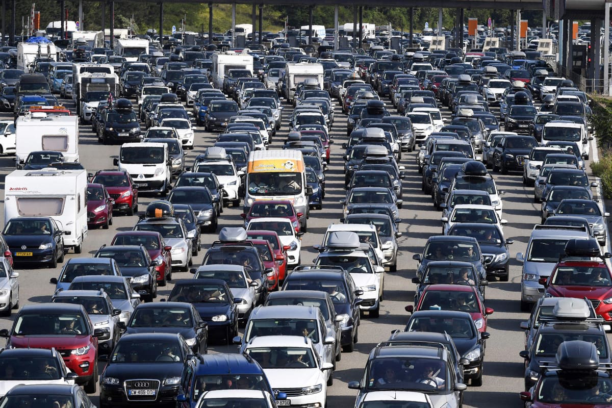 Autoruuhkaa A7 -moottoritiellä.