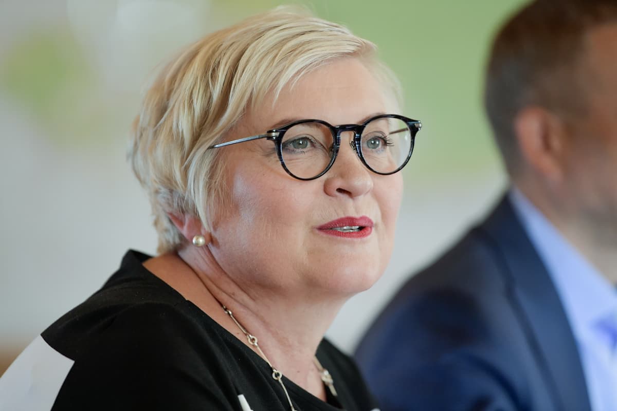 Kunta- ja uudistusministeri Anu Vehviläinen
