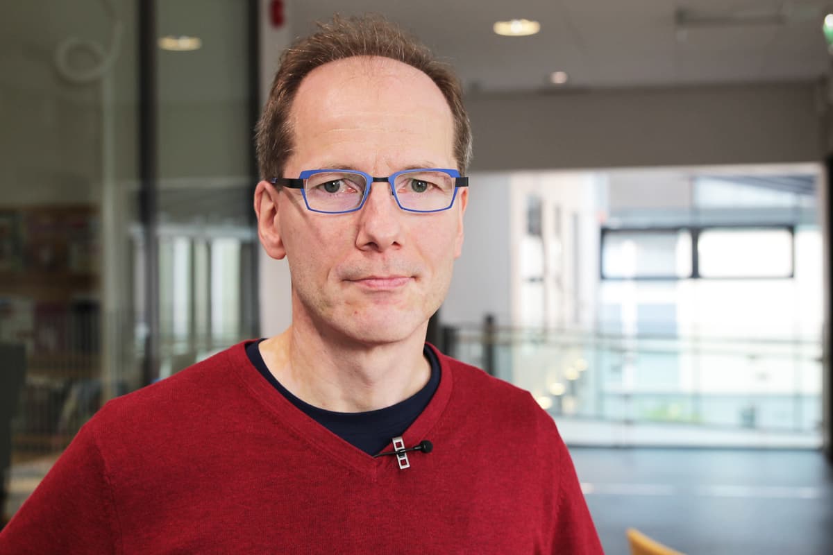 Terveyden ja hyvinvoinninlaitoksen tutkimusprofessori Timo Partonen