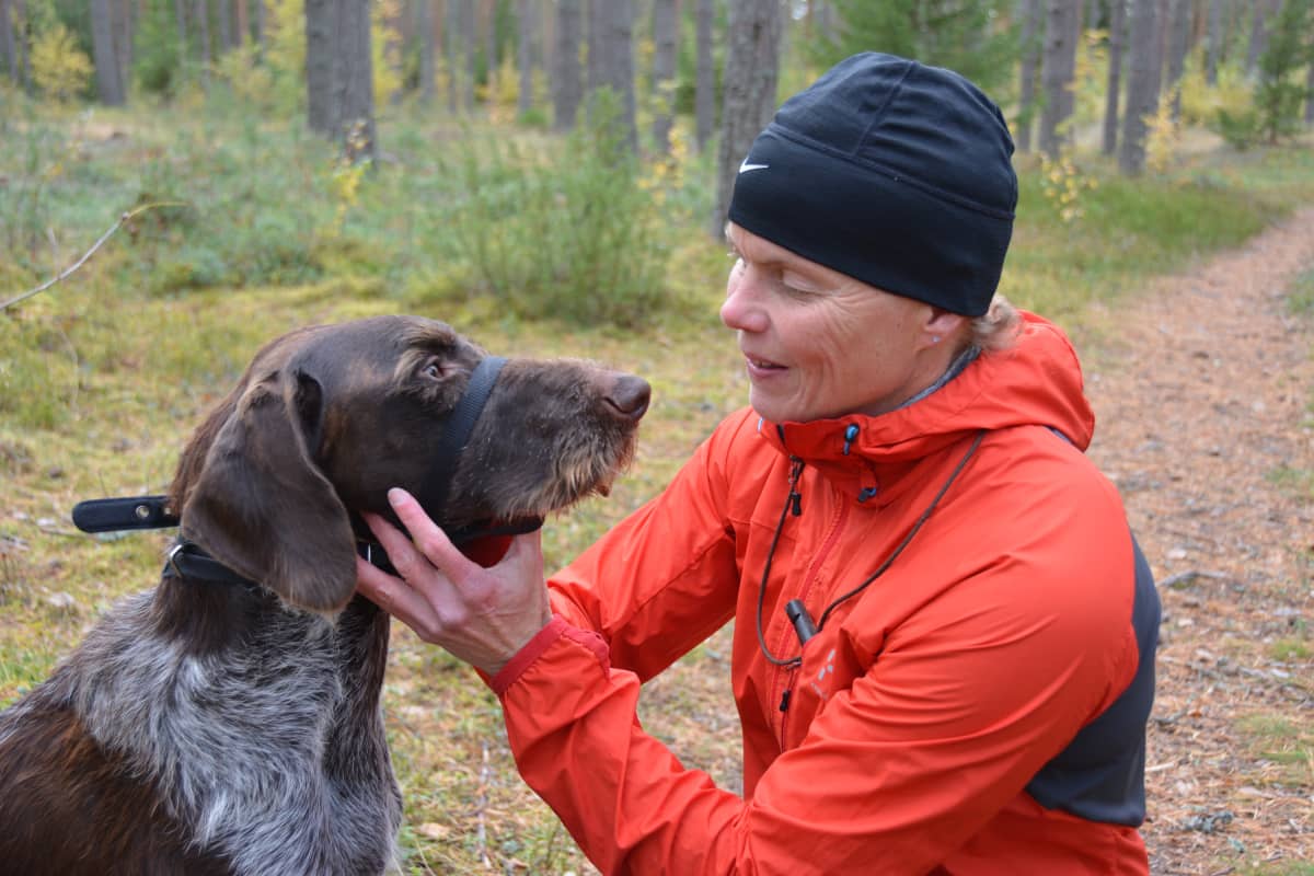 Vinku on Teija Polson ystävä ja lenkeillä mukana, mutta ilman sitäkin Polson tulisi juostua.