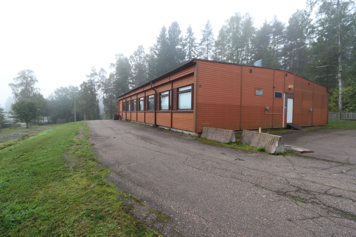 Rekolan koulu kuvattuna syyskuussa 2018 ennen purkua.