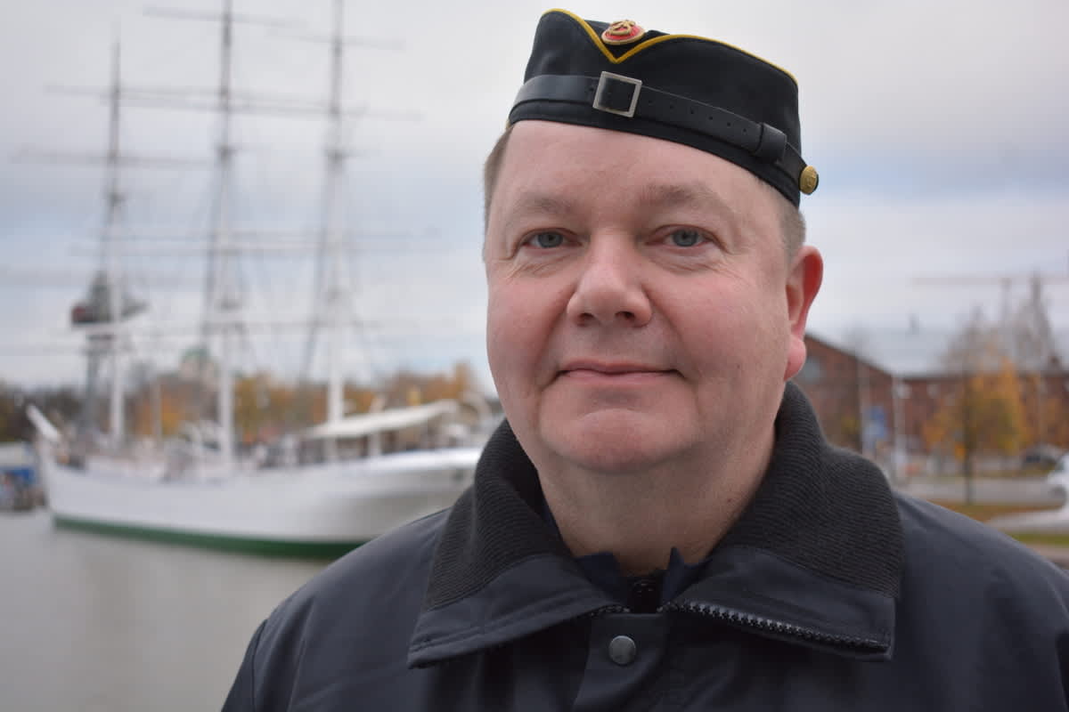 Rannikkolaivaston komentaja Erkki Mikkola.