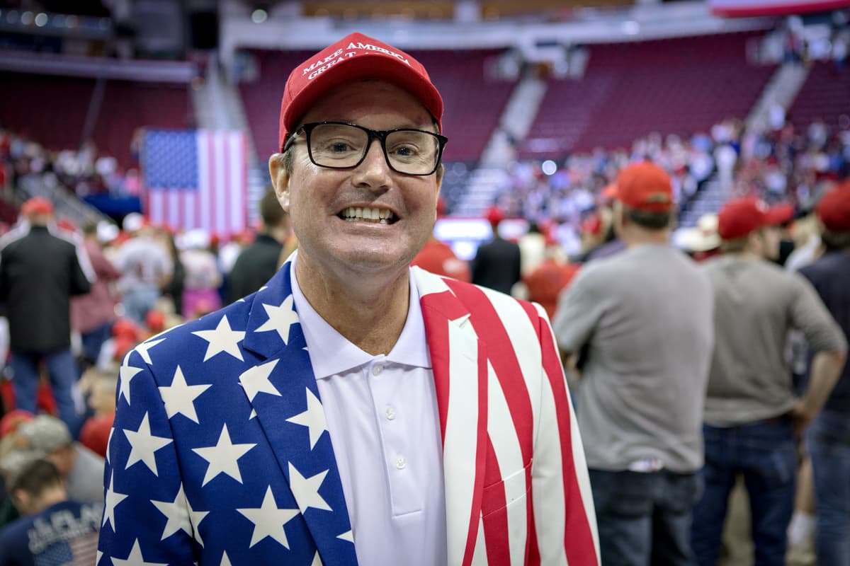 Bob Killinger sanoo rakastavansa presidentti Trumpia.