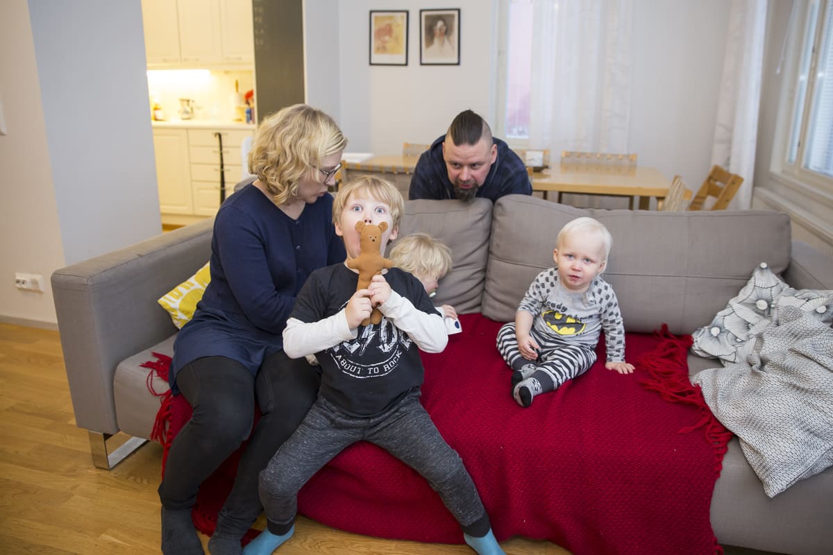 Onnin rooli muuttui, kun kaksoset syntyivät. Hänestä tuli isoveli.