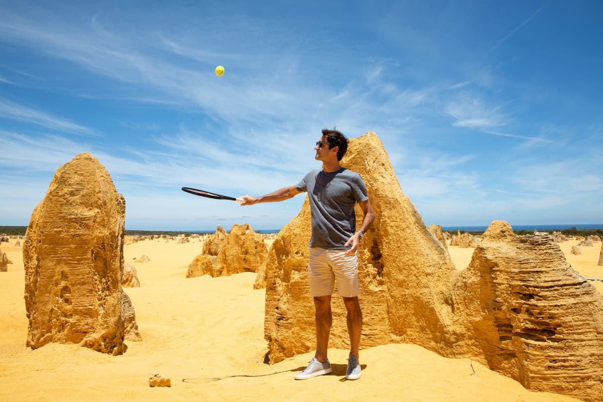 Sveitsiläinen tennistähti Roger Federer poseerasi valokuvaajille Perthissä, Australiassa 27. joulukuuta. Kaupungissa pelataan Hopman Cup 29. joulukuuta alkaen.