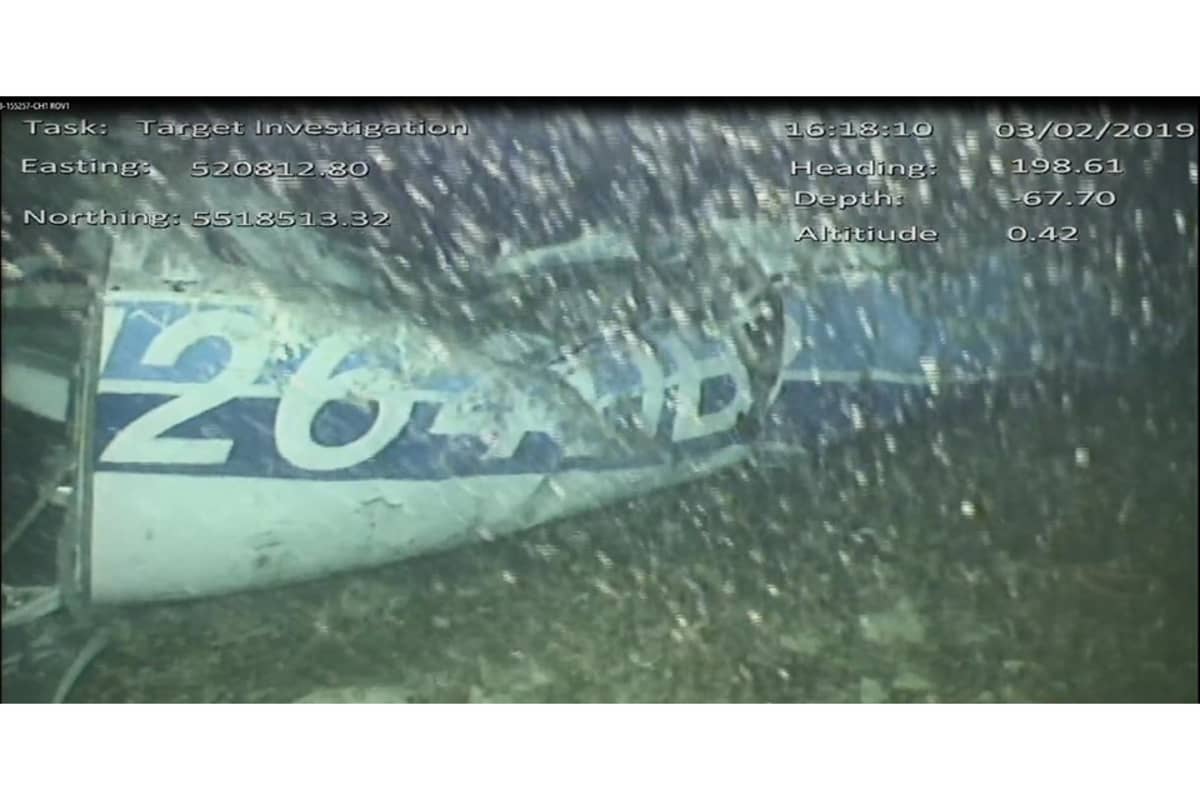 Air Accident Investigation Branch:n julkaisemaa kuvaa Englannin kanaalista löytyneestä turmakoneen hylystä.