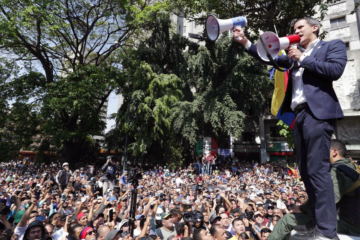 Juan Guaido puhuu kannattajilleen Caracasissa