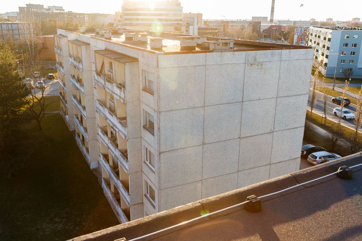 Hrushtshovkat ovat neuvostoajalla rakennettuja viisikerroksisia betonitaloja.