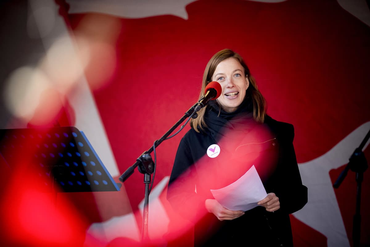 Vasemmistoliiton puheenjohtaja Li Andersson puhui puolueen vapputapahtumassa Turussa vappupäivänä