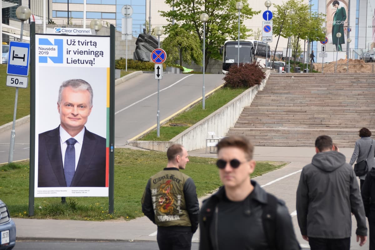 Pankkien asiantuntijana aiemmin työskennellyt Gitanas Nauseda on gallupien mukaan vahvoilla Liettuan seuraavaksi presidentiksi.