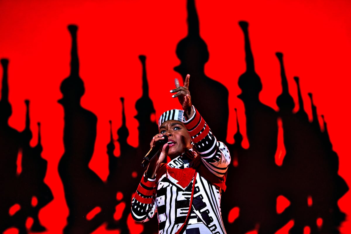 Yhdysvaltalainen laulaja Janelle Monáe esiintyi Barcelonan Primavera-musiikkifestivaaleilla 31. toukokuuta 2019.