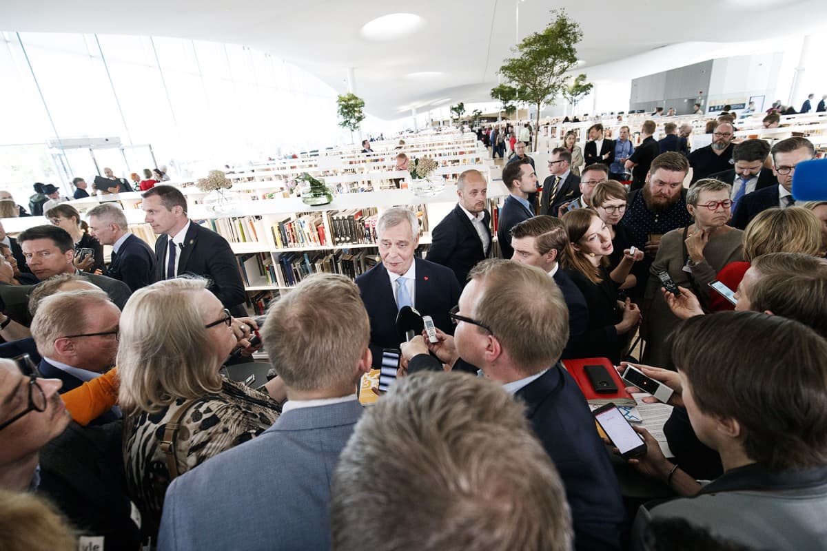 Antti Rinne tiedotustilaisuudessa Helsingin Oodissa.