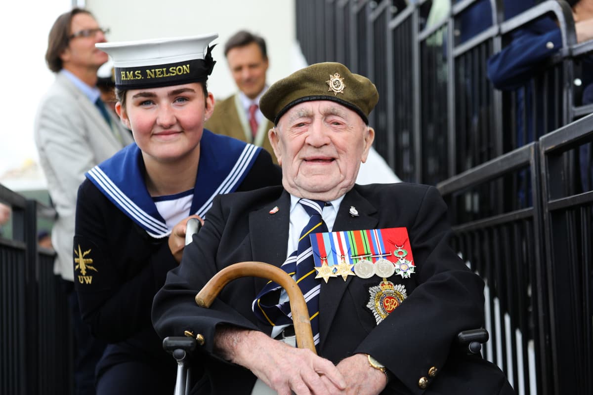 Veteraani Henry Cullen ja Bethany Thomson