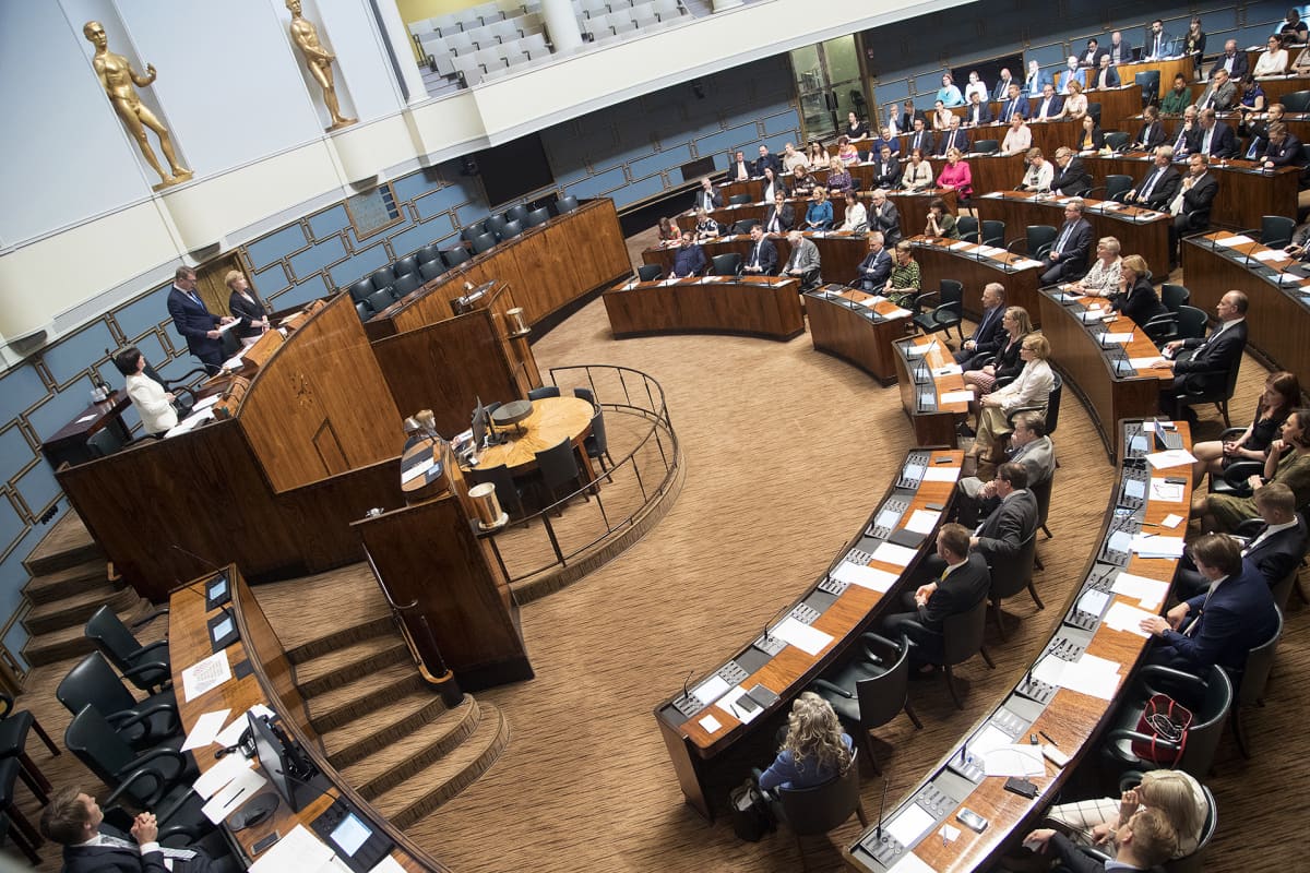 Eduskunnan istuntosali.