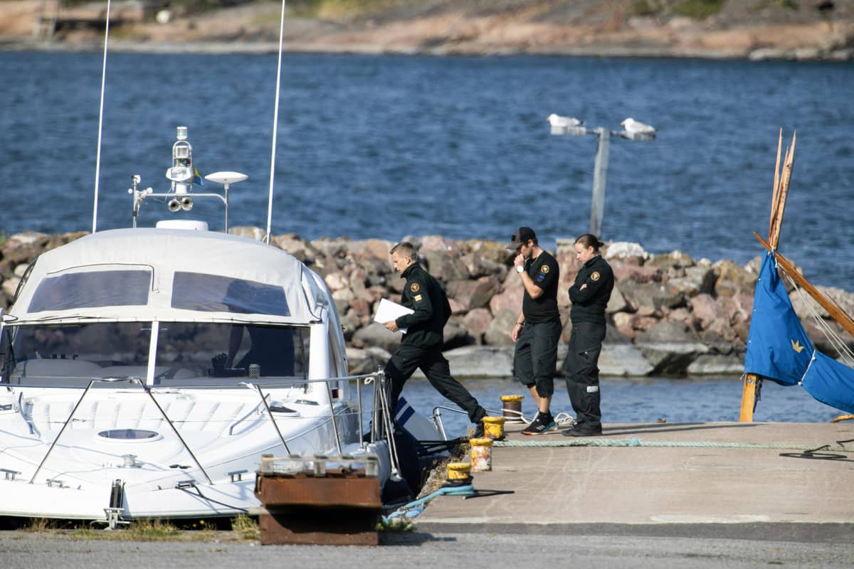 Moottorivene ja purjevene törmäsivät Airistolla 3. elokuuta.