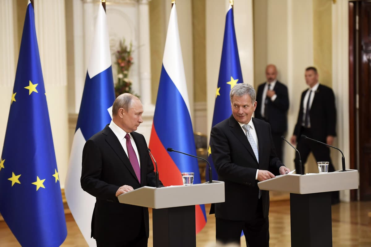 Presidentit Putin ja Niinistö tiedotustilaisuudessa Presidentinlinnassa.