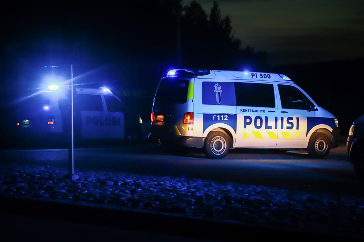 Timinsaarentien risteyksessä poliisin tiesulku 25. elokuuta.