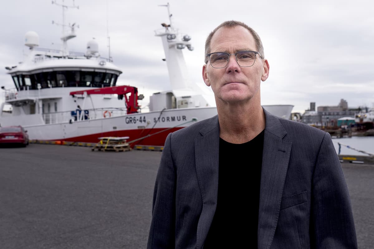 Osastopäällikkö Þorsteinn Sigurðsson oli mukana vetämässä villakuoreen etsintöjä.