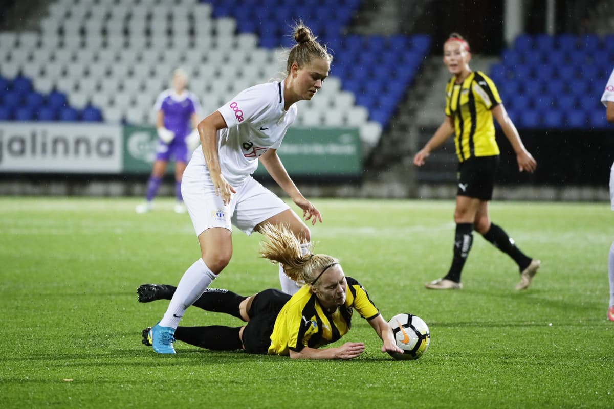Jutta Rantalaa taklataan