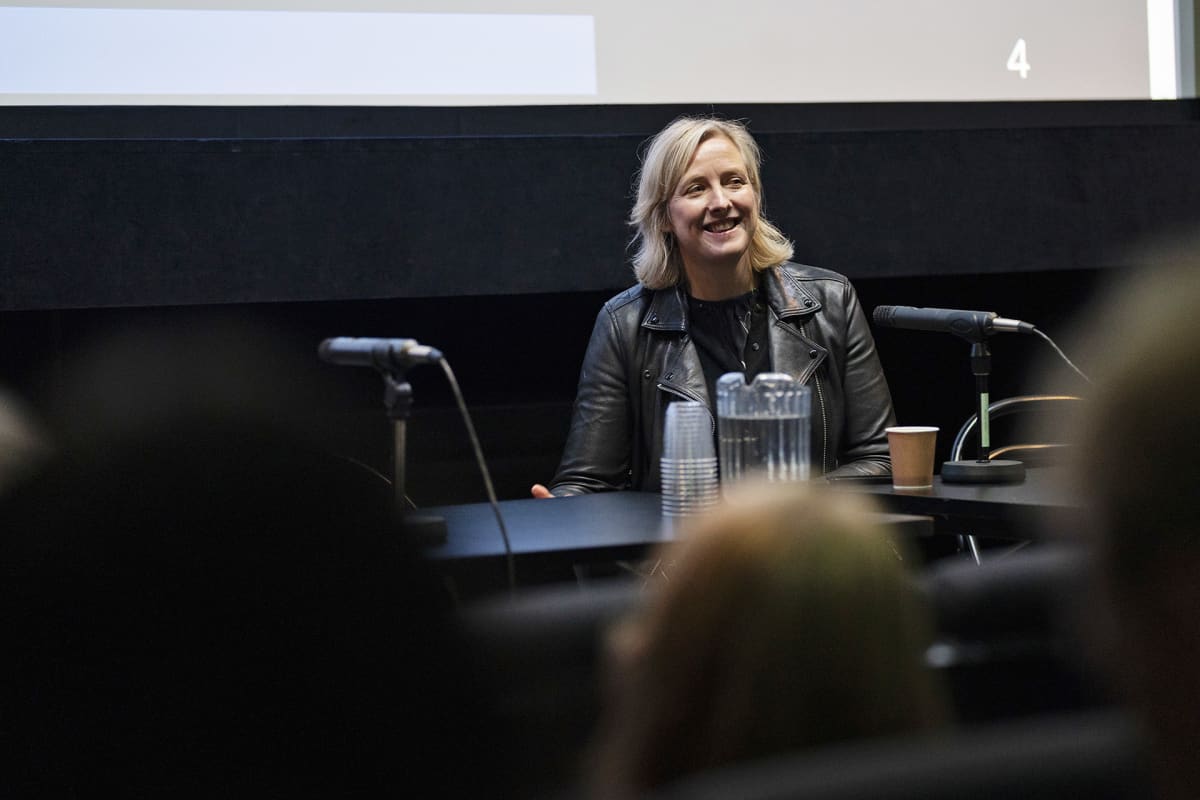 Carole Cadwalladr MyData-konferenssissa Helsingissä.