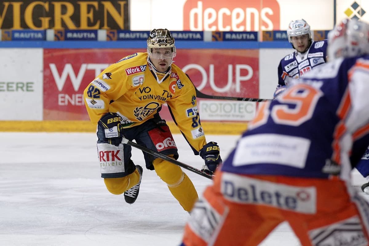 Ville Vahalahti, Lukko